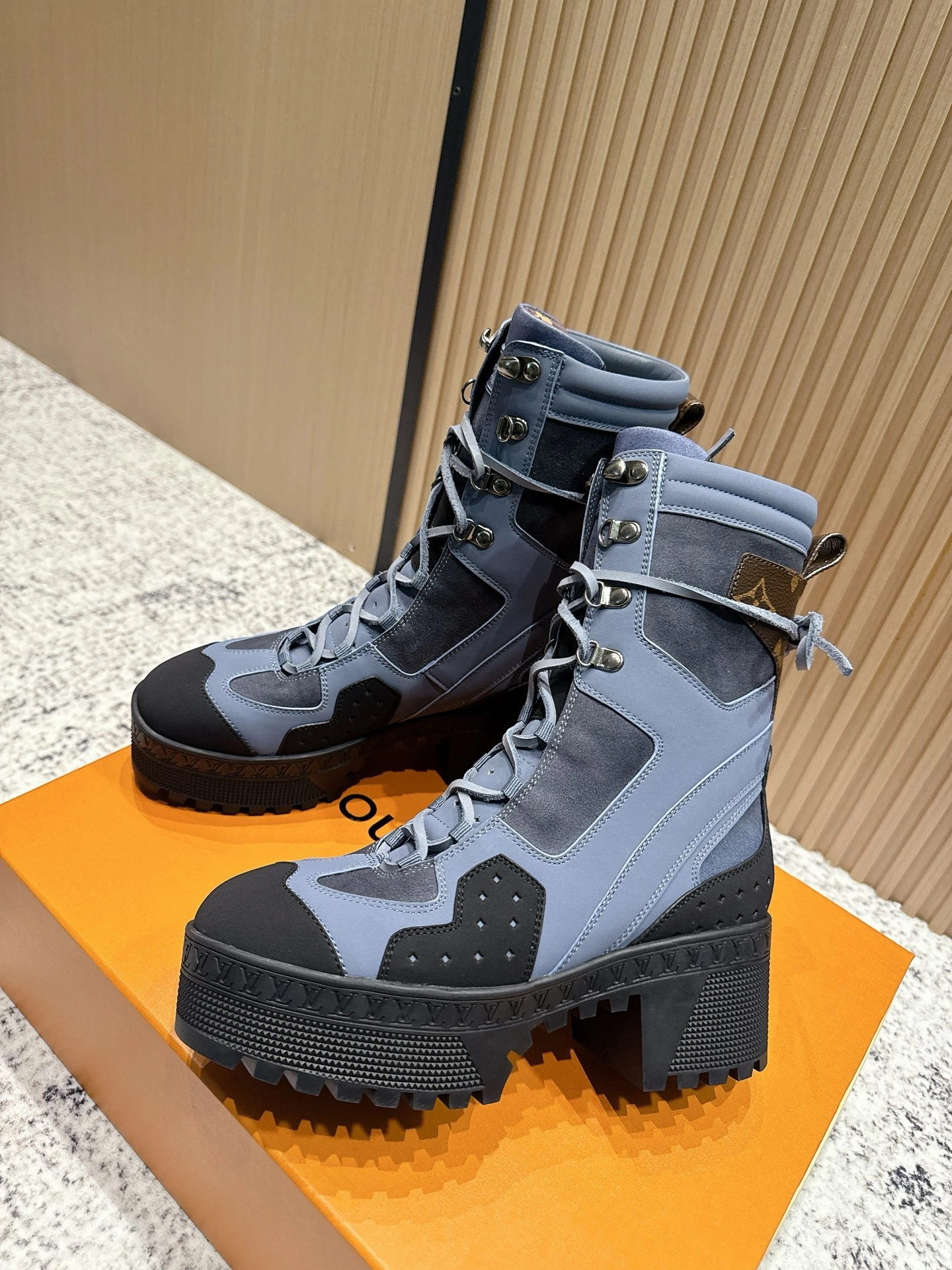 COCO-- 8V 1AISCZ cowhide Heel height ：7cm Waterproof：3.5cm item:E-X362J2913